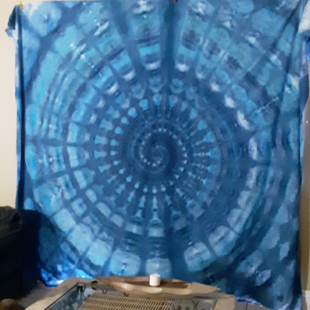 7'x8' tiedye tapestry